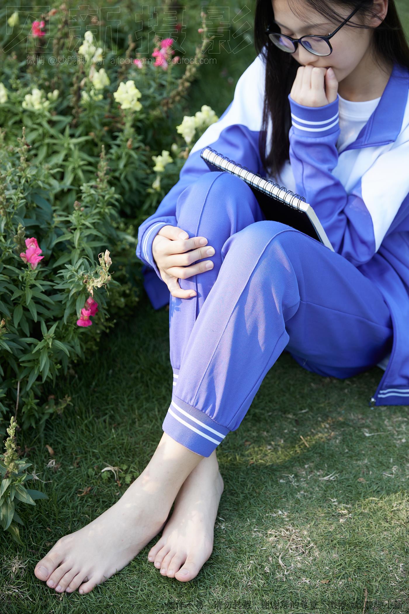 图片[163]-[见新摄影]NO.011 梦回学生时代 公园校服棉袜裸足[295P – 速更版-美库