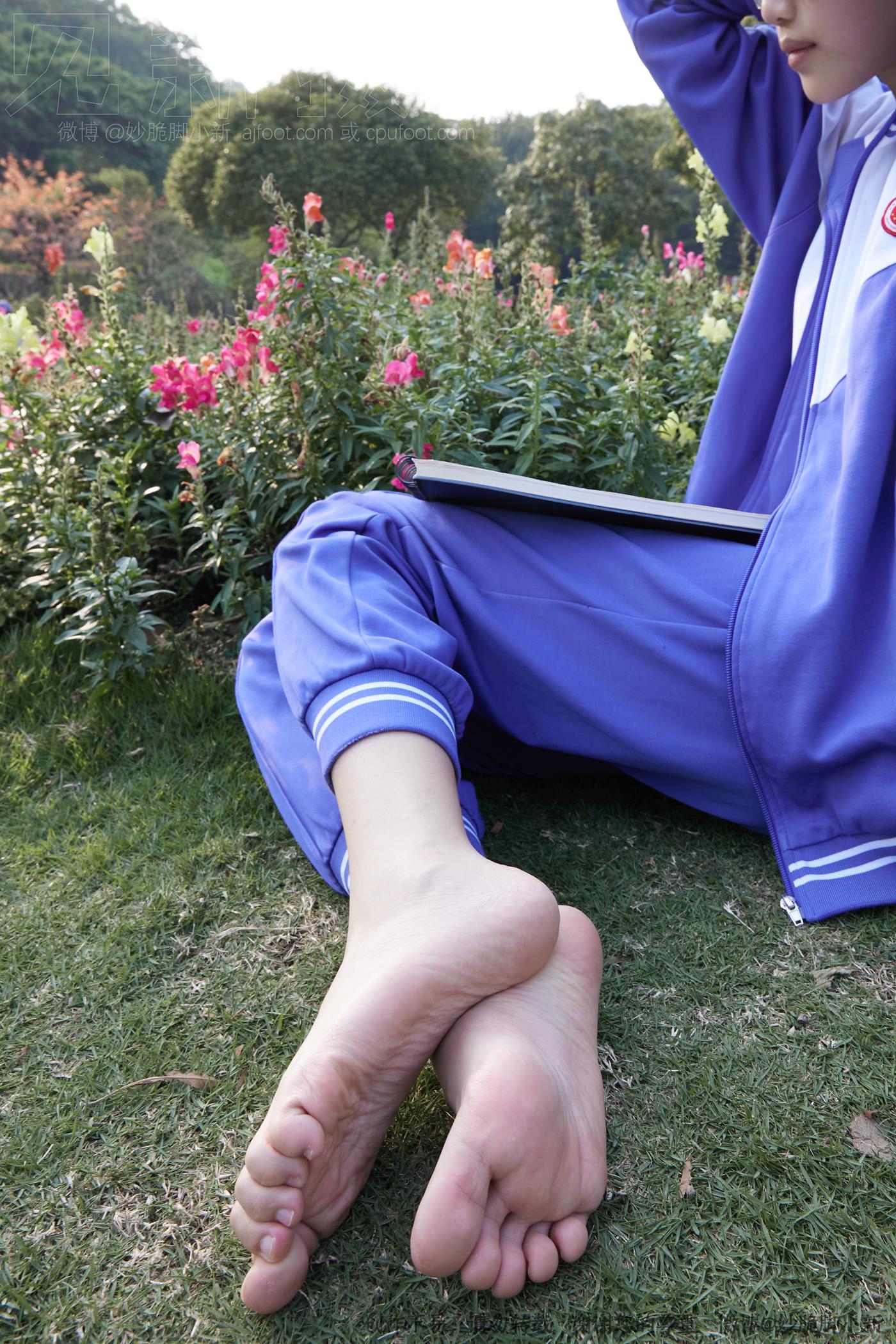 图片[206]-[见新摄影]NO.011 梦回学生时代 公园校服棉袜裸足[295P – 速更版-美库