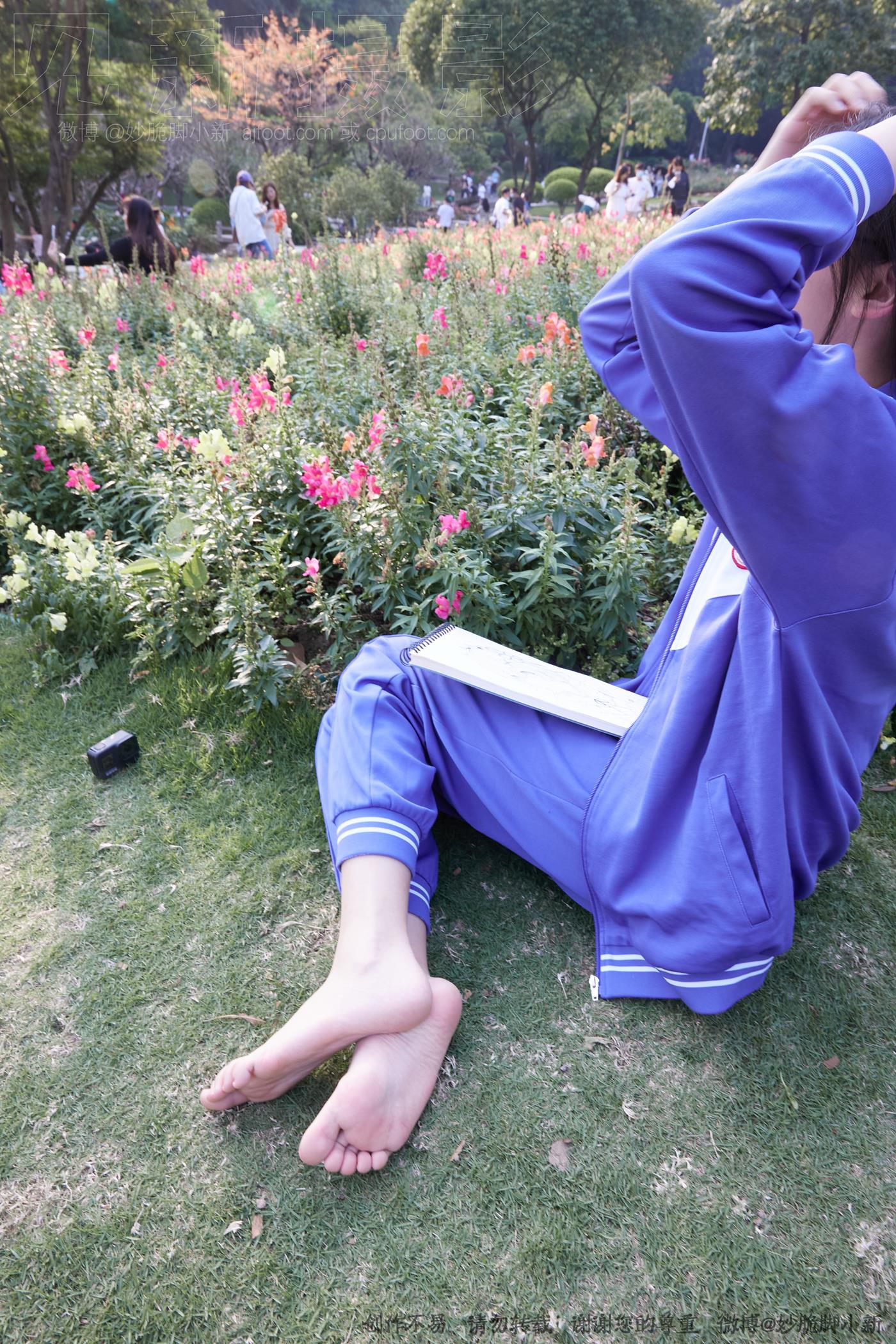 图片[207]-[见新摄影]NO.011 梦回学生时代 公园校服棉袜裸足[295P – 速更版-美库