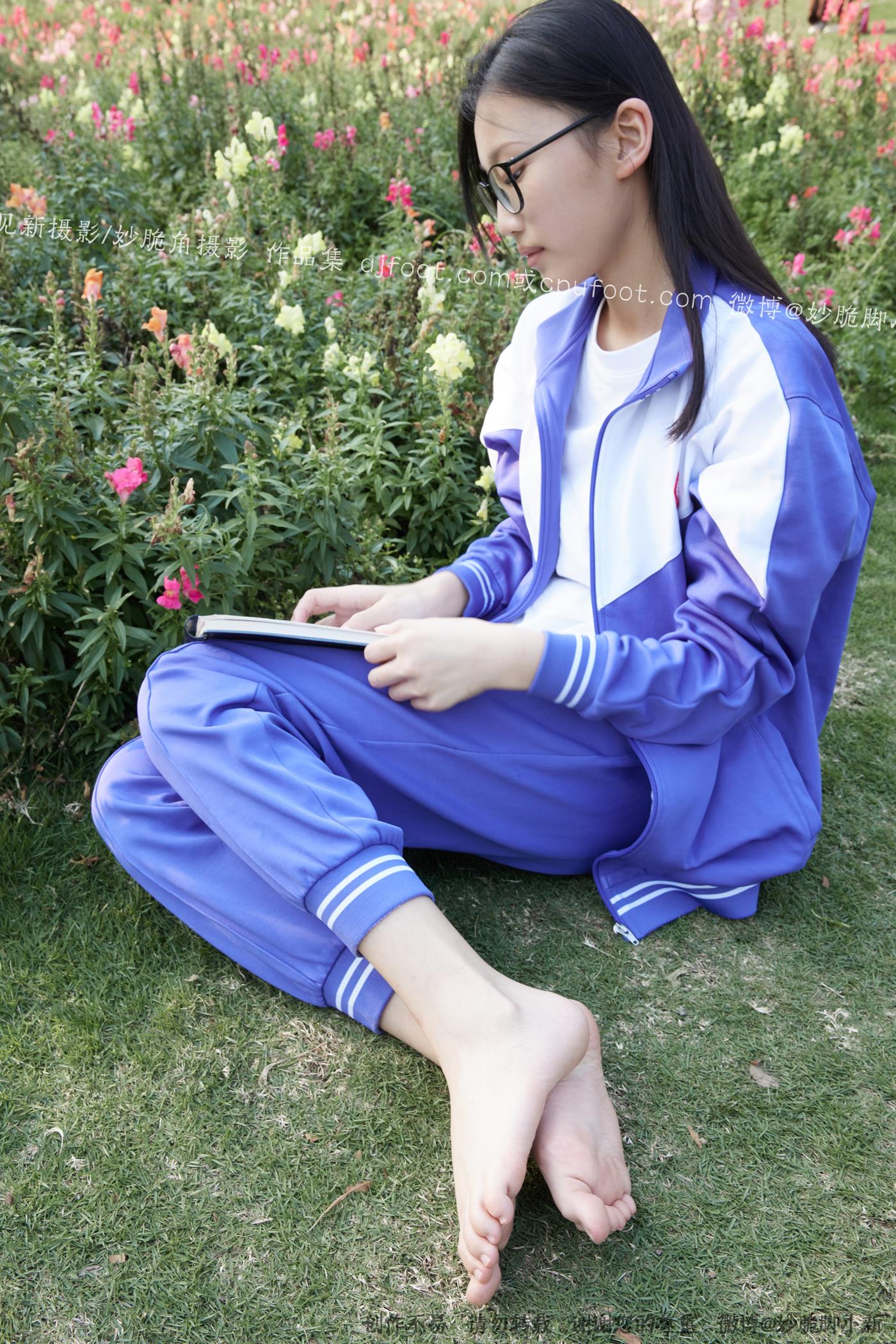 图片[208]-[见新摄影]NO.011 梦回学生时代 公园校服棉袜裸足[295P – 速更版-美库