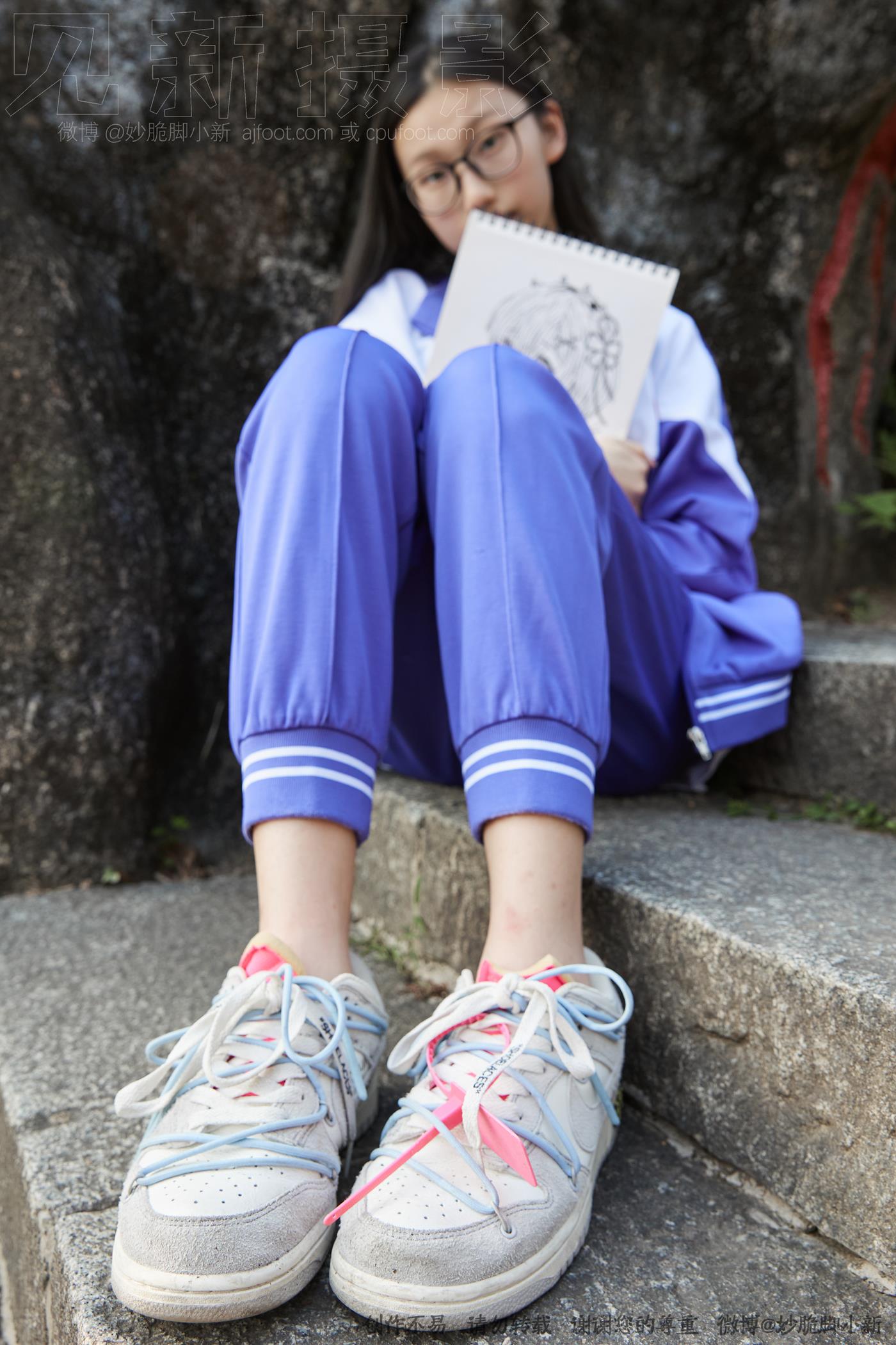 图片[221]-[见新摄影]NO.011 梦回学生时代 公园校服棉袜裸足[295P – 速更版-美库