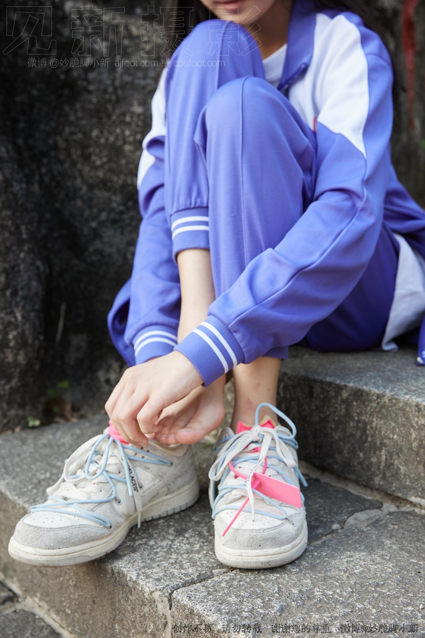 图片[228]-[见新摄影]NO.011 梦回学生时代 公园校服棉袜裸足[295P – 速更版-美库