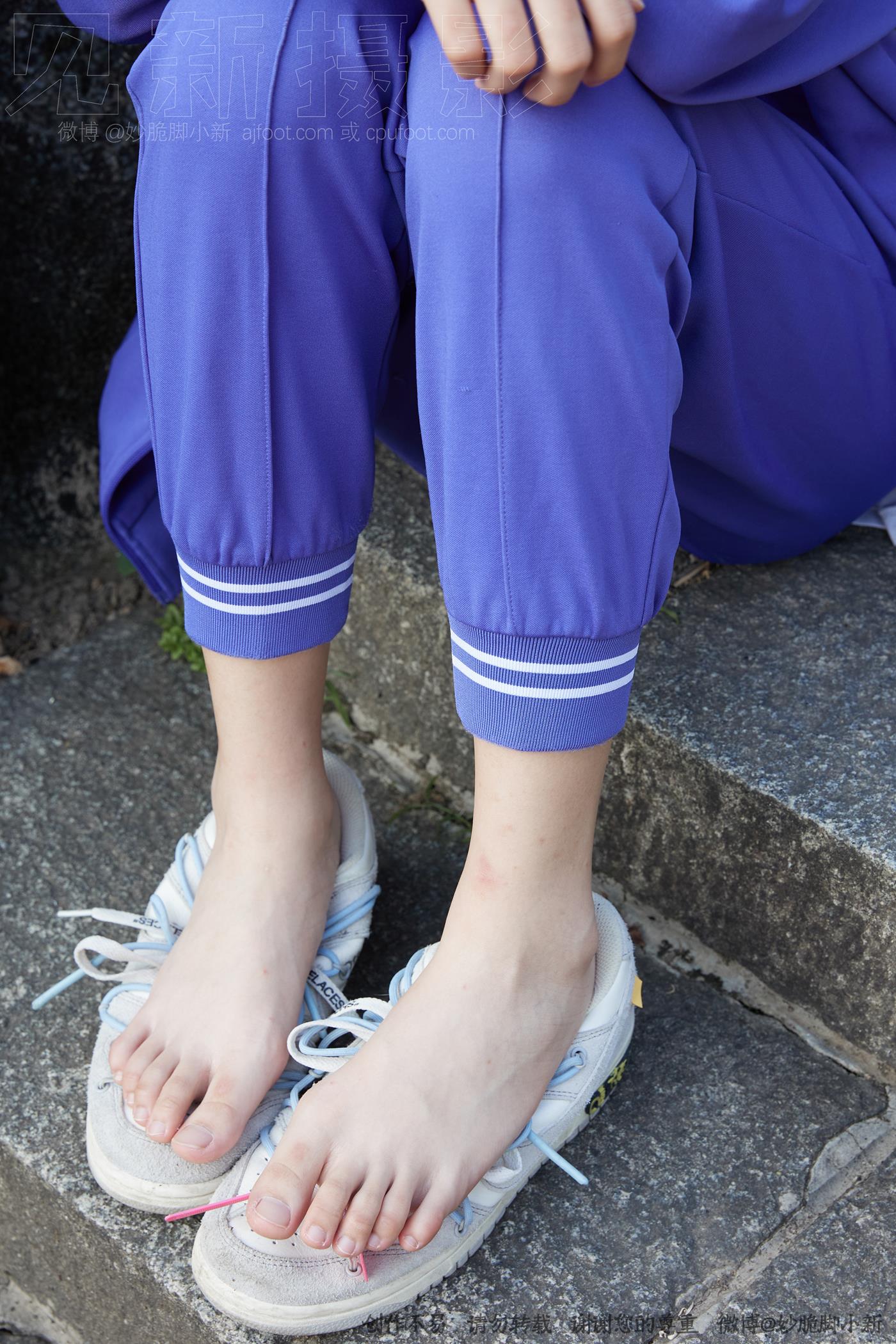 图片[241]-[见新摄影]NO.011 梦回学生时代 公园校服棉袜裸足[295P – 速更版-美库