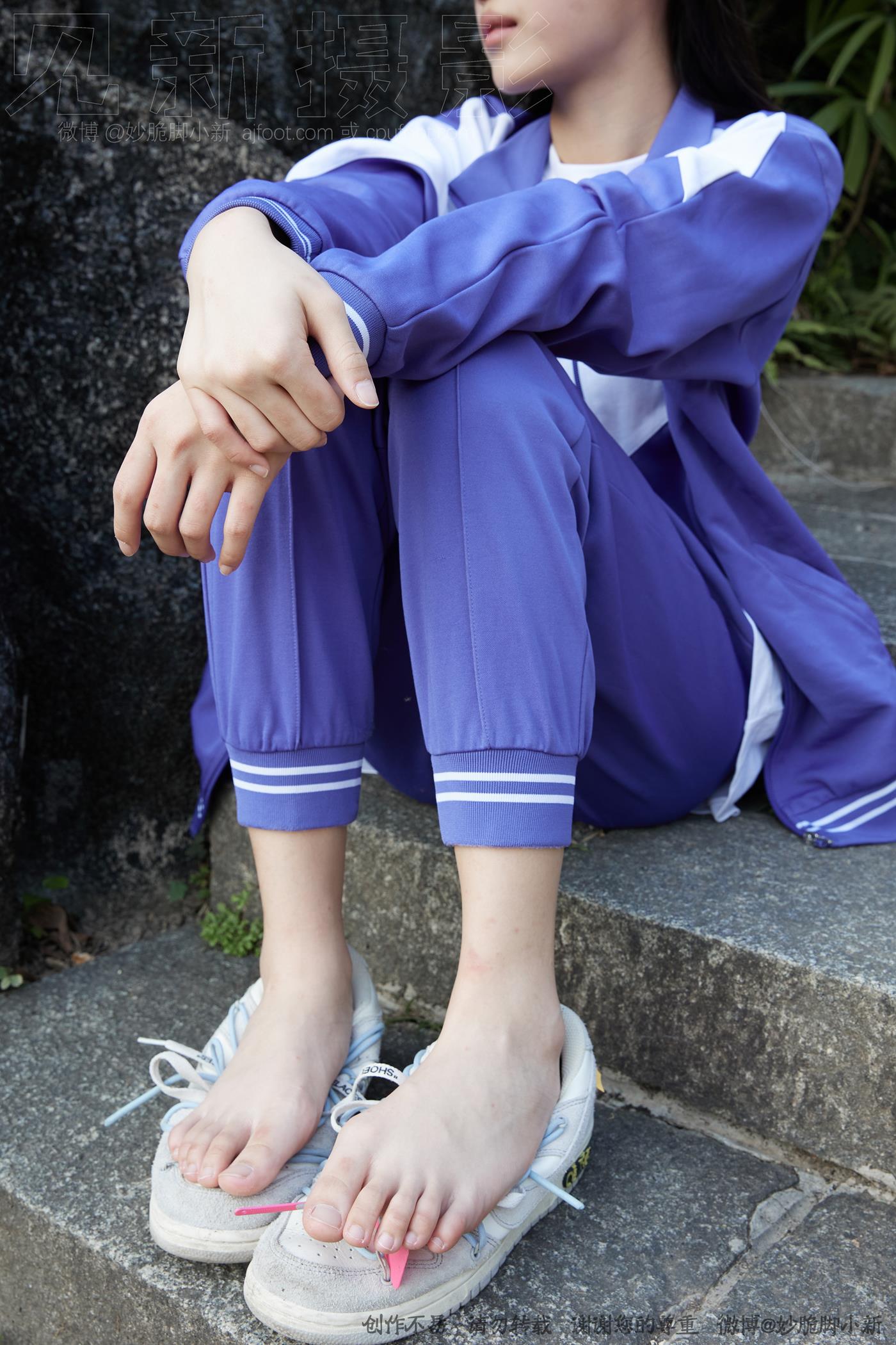 图片[246]-[见新摄影]NO.011 梦回学生时代 公园校服棉袜裸足[295P – 速更版-美库
