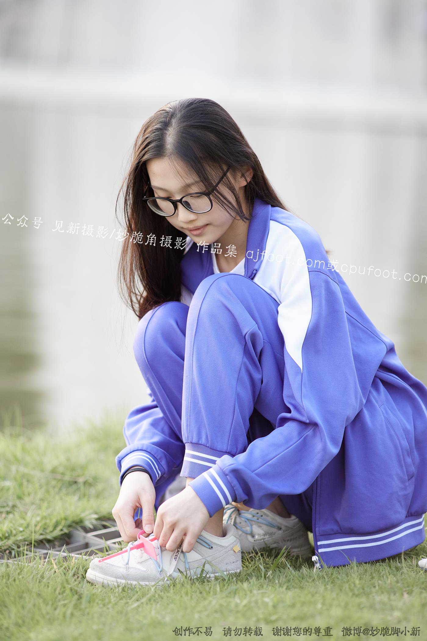 图片[277]-[见新摄影]NO.011 梦回学生时代 公园校服棉袜裸足[295P – 速更版-美库