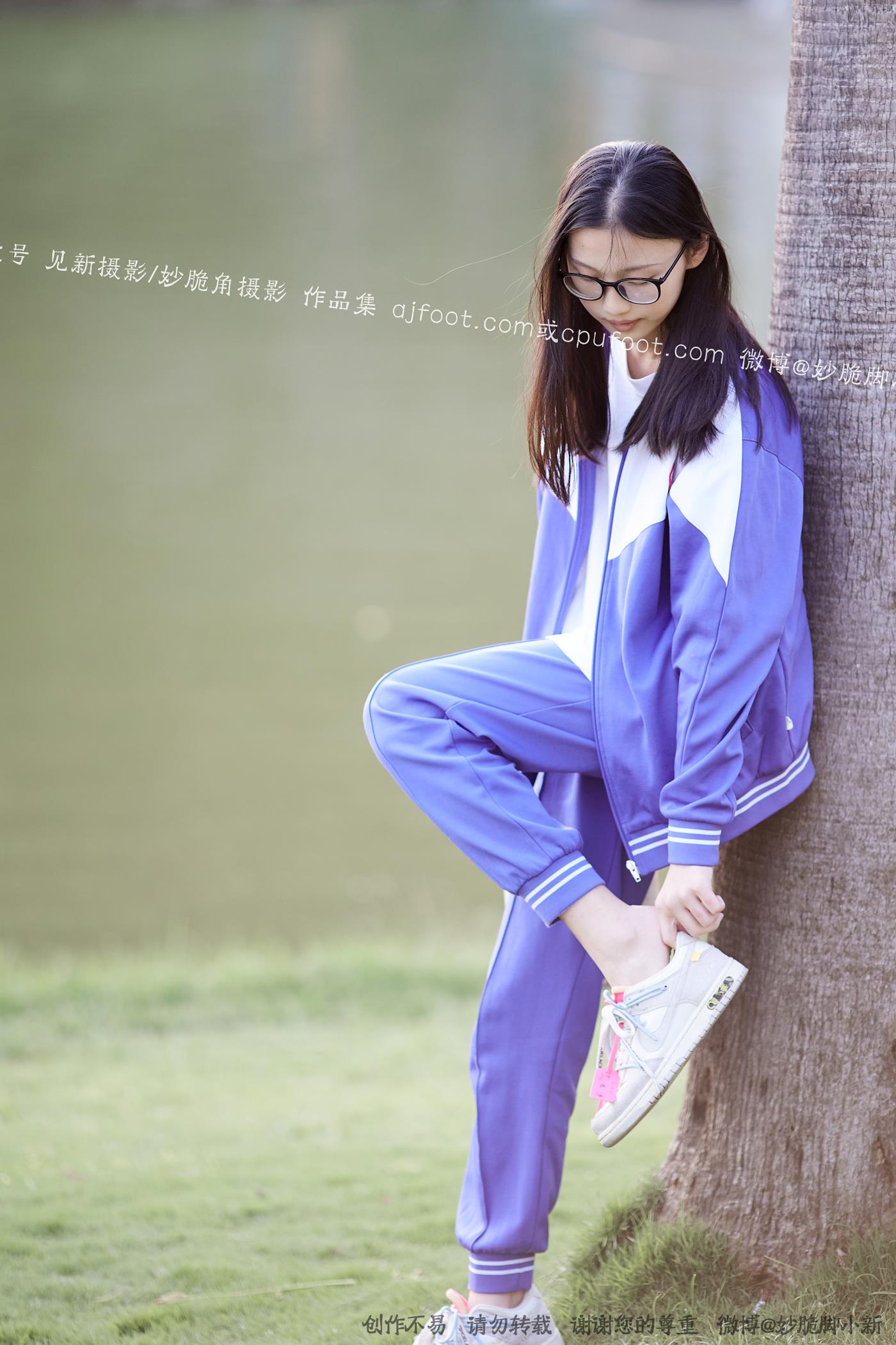 图片[279]-[见新摄影]NO.011 梦回学生时代 公园校服棉袜裸足[295P – 速更版-美库