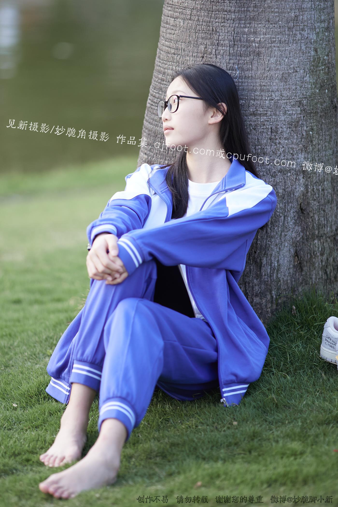 图片[287]-[见新摄影]NO.011 梦回学生时代 公园校服棉袜裸足[295P – 速更版-美库