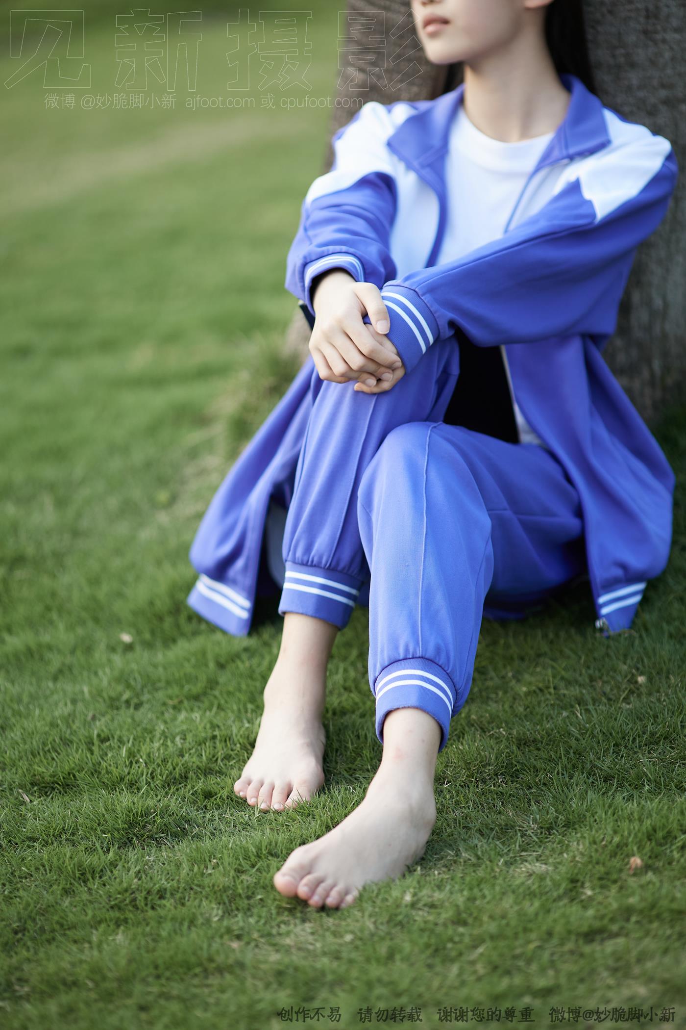 图片[289]-[见新摄影]NO.011 梦回学生时代 公园校服棉袜裸足[295P – 速更版-美库
