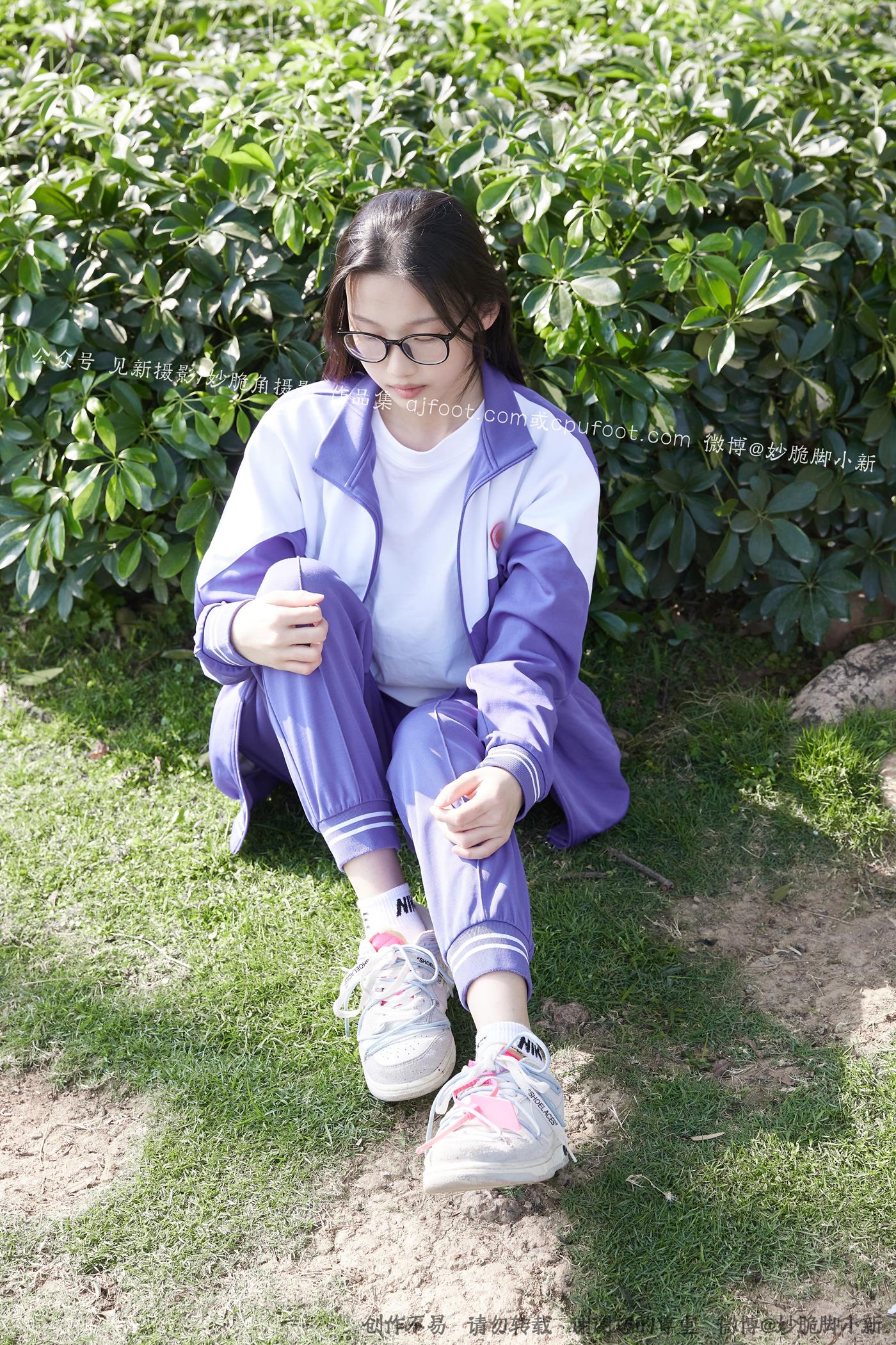 图片[294]-[见新摄影]NO.011 梦回学生时代 公园校服棉袜裸足[295P – 速更版-美库
