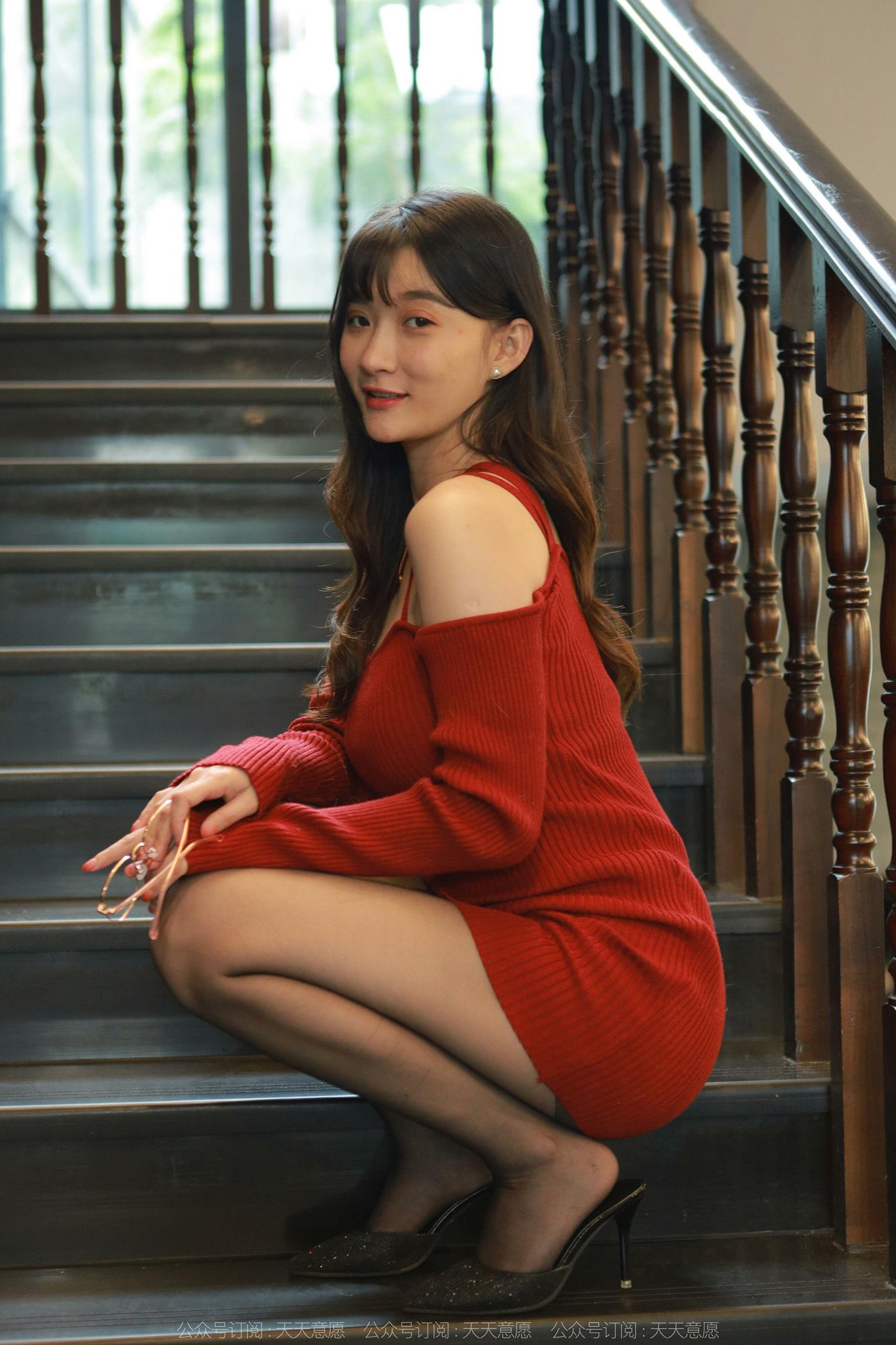 图片[32]-[IESS异思趣向] 2022.05.22 丝享家1095：秋秋《深V红裙》[85P] – 速更版-美库