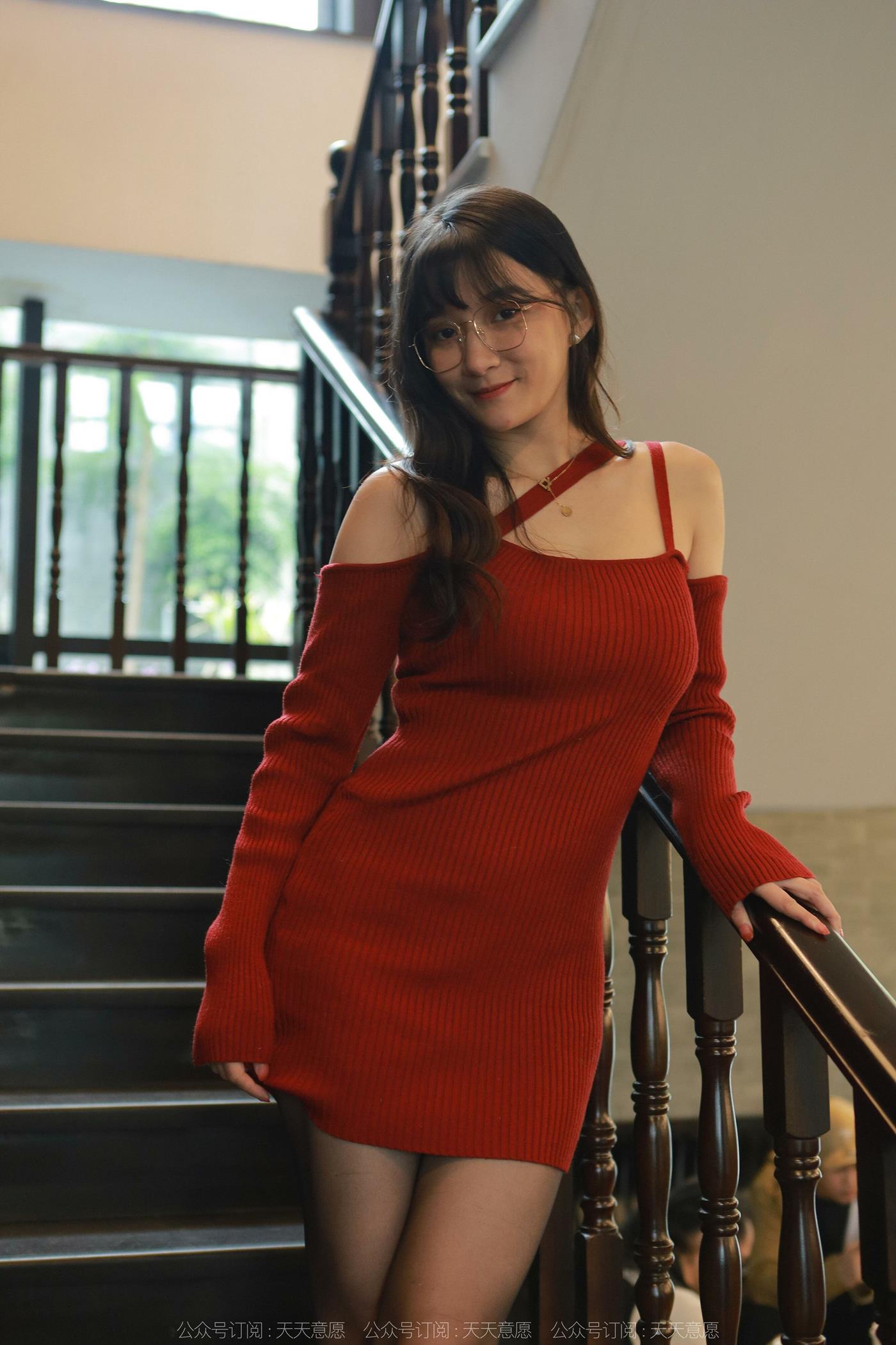 图片[69]-[IESS异思趣向] 2022.05.22 丝享家1095：秋秋《深V红裙》[85P] – 速更版-美库