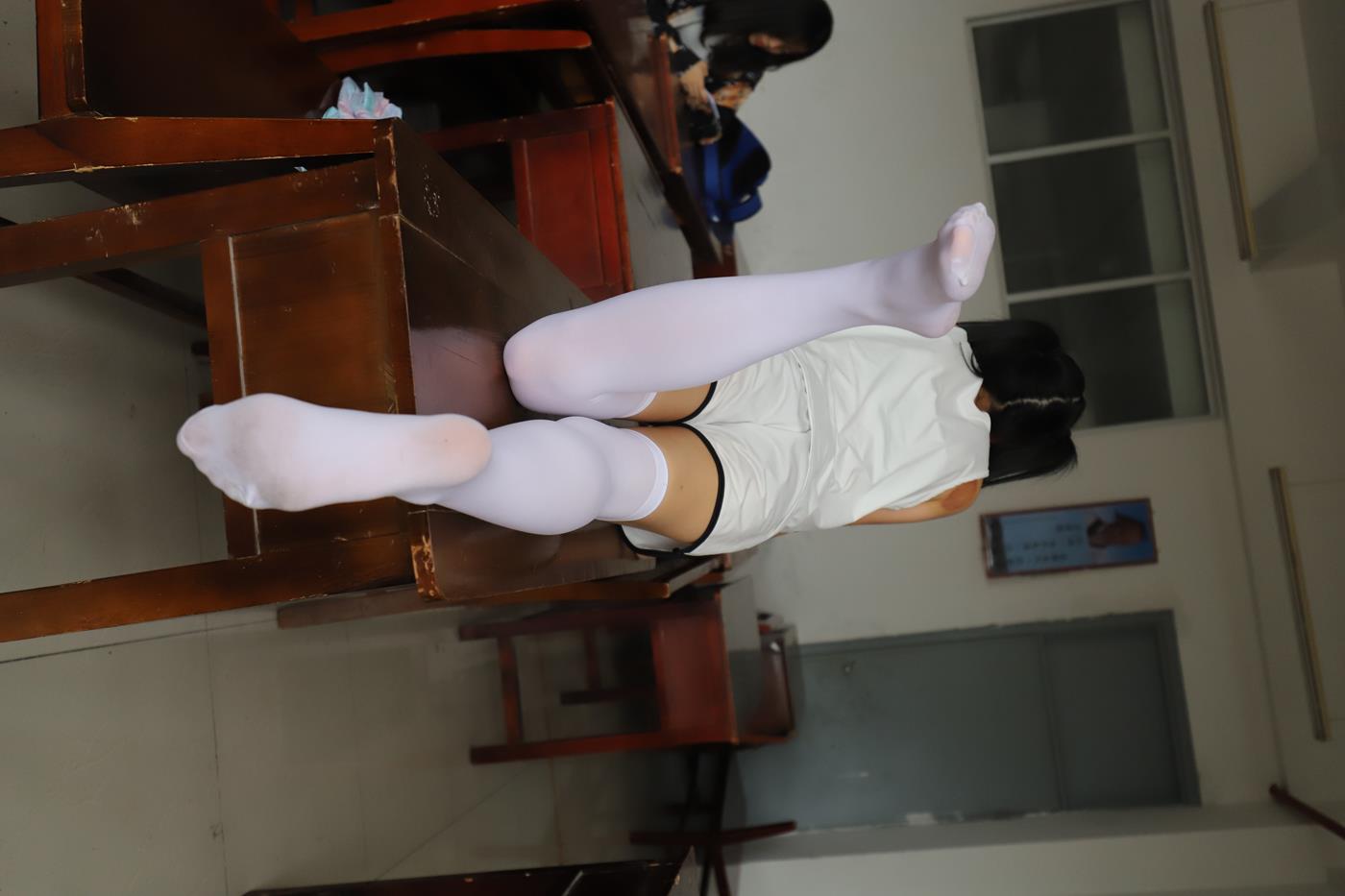 图片[10]-大西瓜爱牙膏-2019 9X活动 模特2（二） 教室过膝白丝 (2) [45P] – 速更版-美库