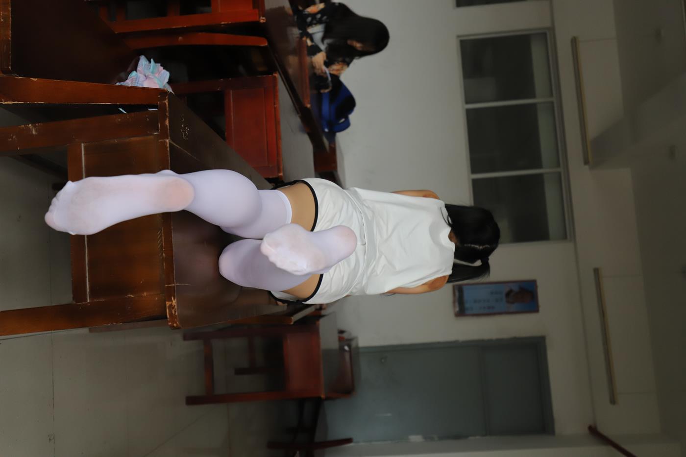 图片[14]-大西瓜爱牙膏-2019 9X活动 模特2（二） 教室过膝白丝 (2) [45P] – 速更版-美库