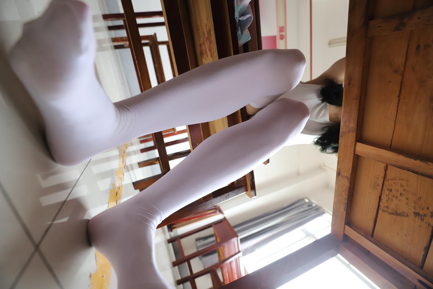 图片[52]-大西瓜爱牙膏-2019 9X活动 模特2（二） 教室过膝白丝 (1) [56P] – 速更版-美库