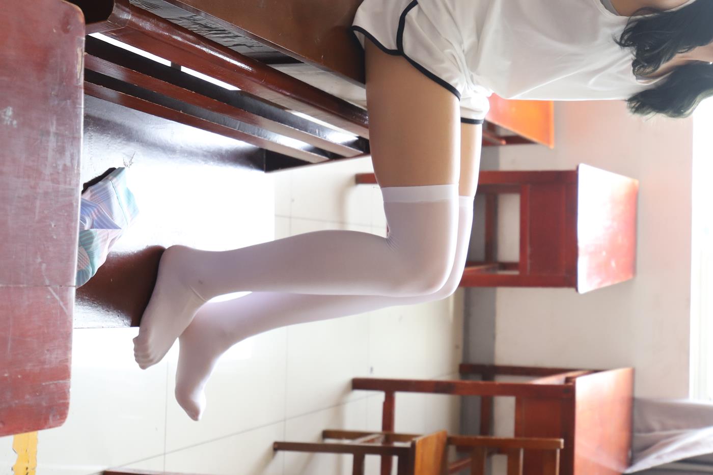 图片[26]-大西瓜爱牙膏-2019 9X活动 模特2（二） 教室过膝白丝 (3) [50P] – 速更版-美库