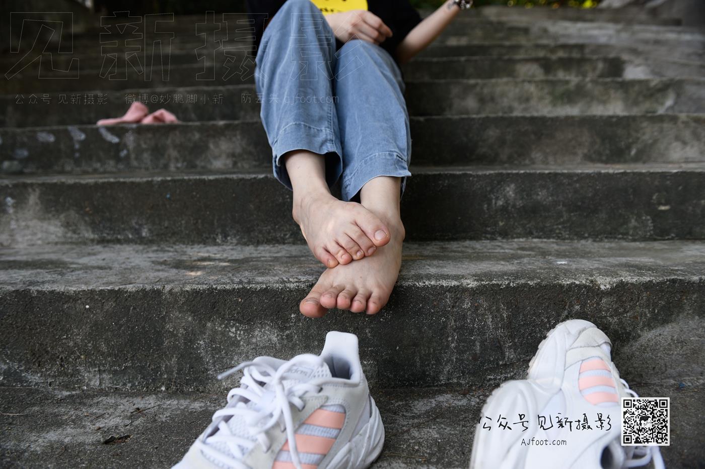 图片[17]-[见新摄影]NO.013 大学护理美女户外牛仔裤棉袜[63P] – 速更版-美库