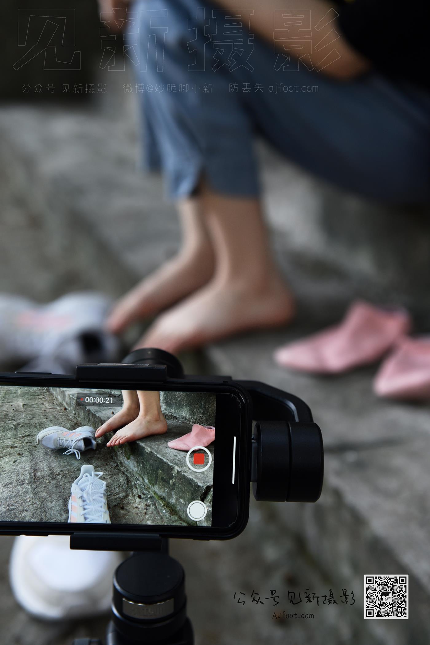 图片[23]-[见新摄影]NO.013 大学护理美女户外牛仔裤棉袜[63P] – 速更版-美库