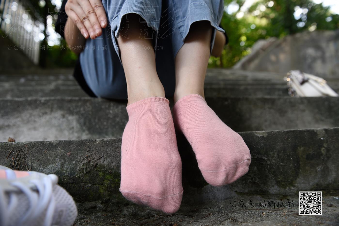 图片[34]-[见新摄影]NO.013 大学护理美女户外牛仔裤棉袜[63P] – 速更版-美库