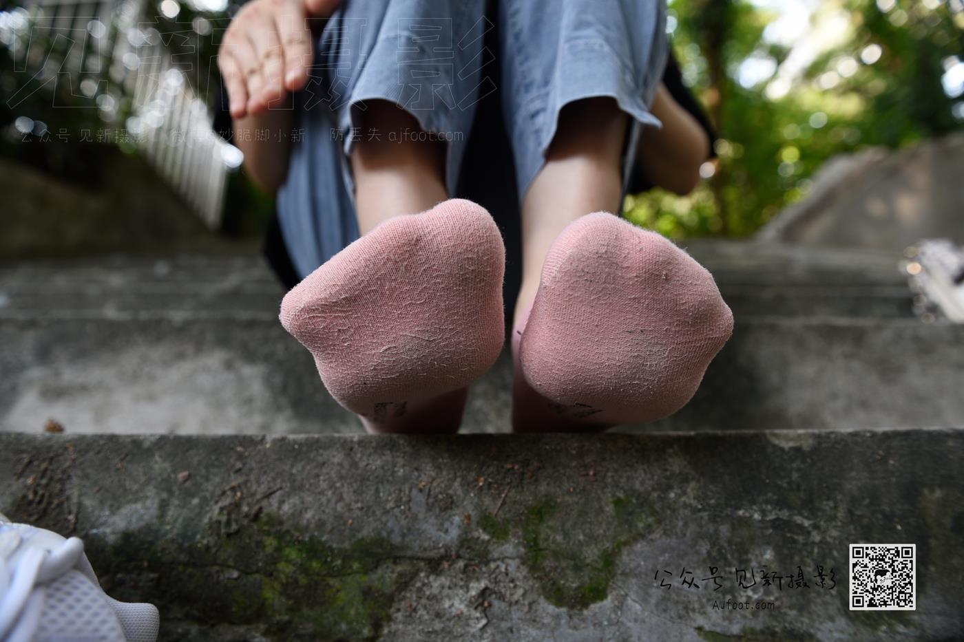 图片[35]-[见新摄影]NO.013 大学护理美女户外牛仔裤棉袜[63P] – 速更版-美库