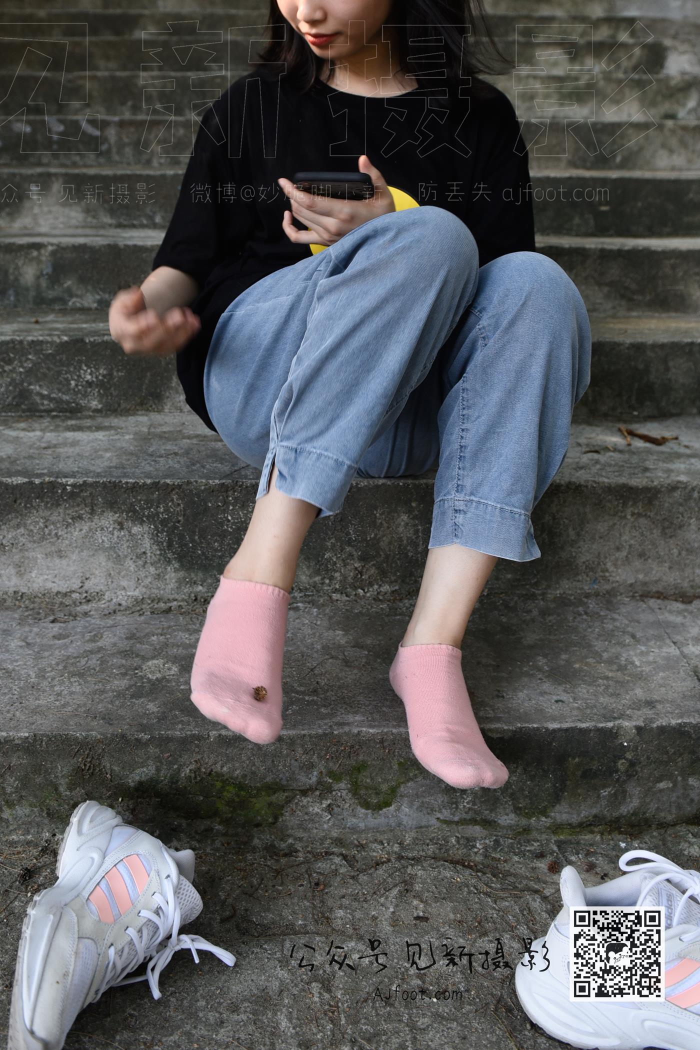 图片[40]-[见新摄影]NO.013 大学护理美女户外牛仔裤棉袜[63P] – 速更版-美库