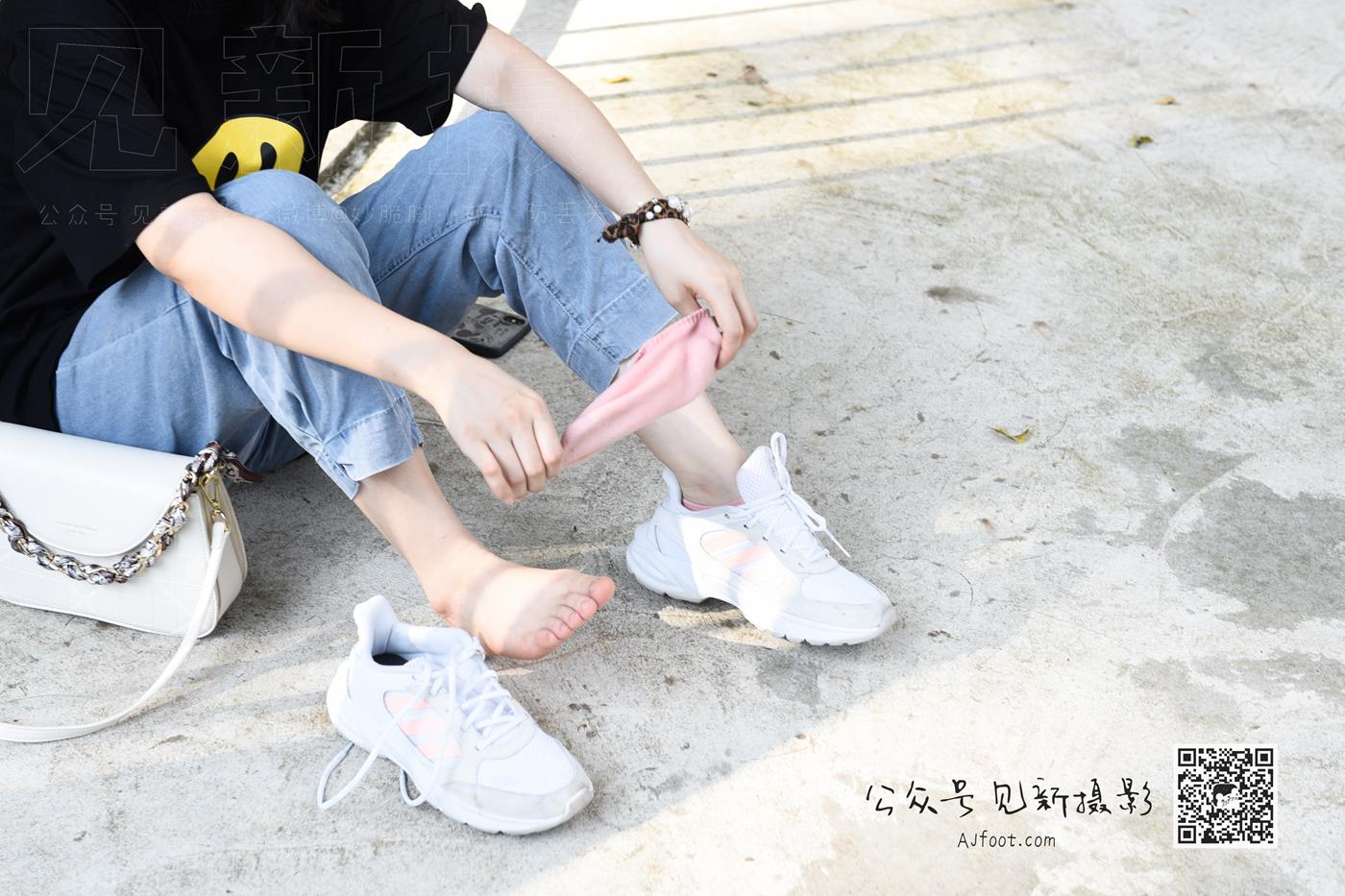 图片[45]-[见新摄影]NO.013 大学护理美女户外牛仔裤棉袜[63P] – 速更版-美库