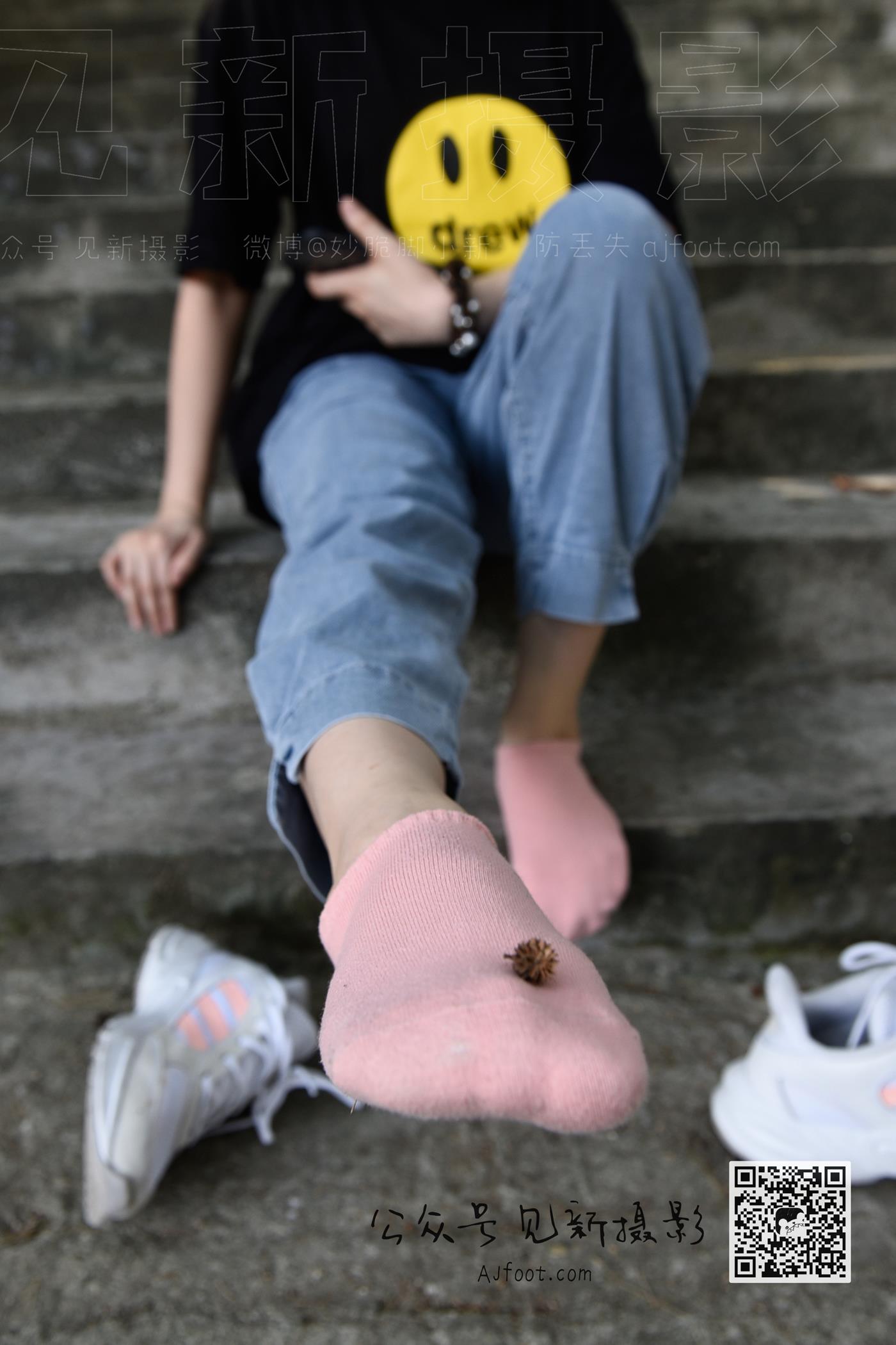 图片[46]-[见新摄影]NO.013 大学护理美女户外牛仔裤棉袜[63P] – 速更版-美库