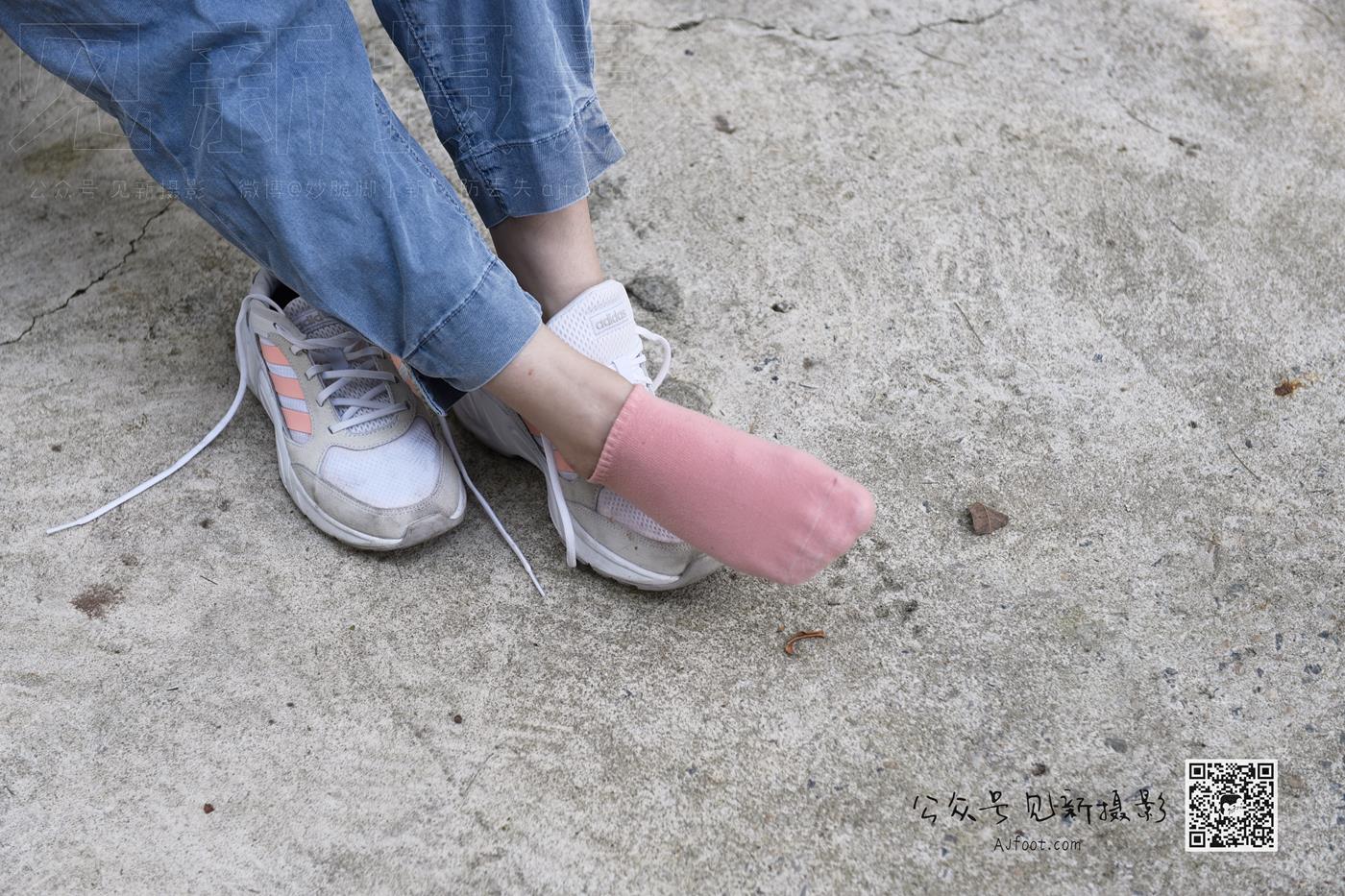 图片[56]-[见新摄影]NO.013 大学护理美女户外牛仔裤棉袜[63P] – 速更版-美库