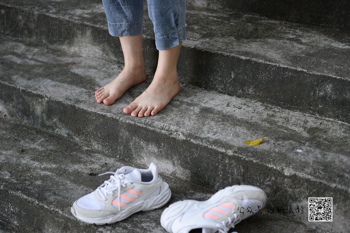 图片[62]-[见新摄影]NO.013 大学护理美女户外牛仔裤棉袜[63P] – 速更版-美库