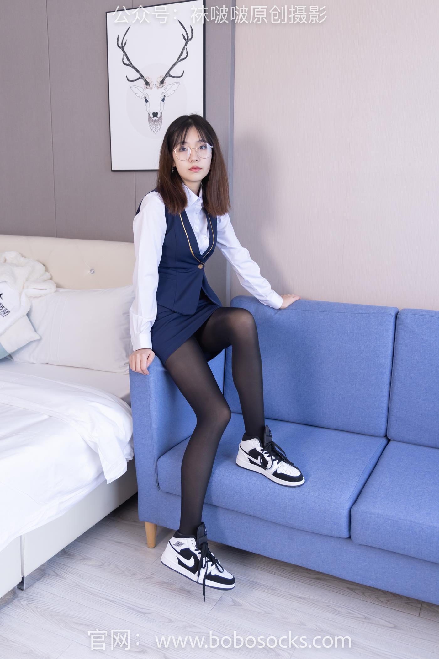 图片[143]-[BoBoSocks袜啵啵]NO.132 小甜豆-aj1板鞋、蓝色短靴、厚黑丝、厚红丝[145P] – 速更版-美库