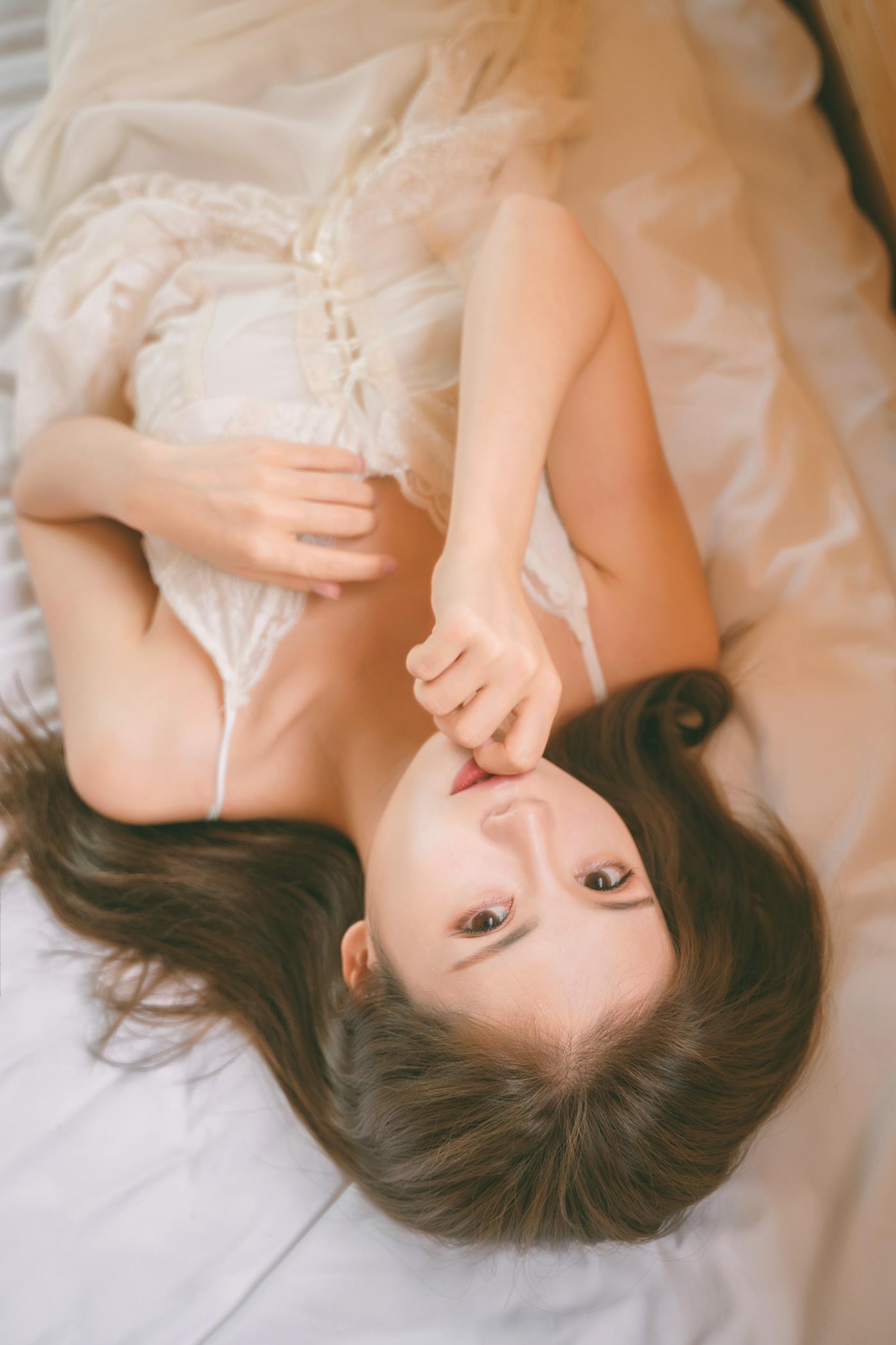 图片[13]-[YITUYU艺图语] 2021.11.08 白裙少女 素素 [25P] – 速更版-美库