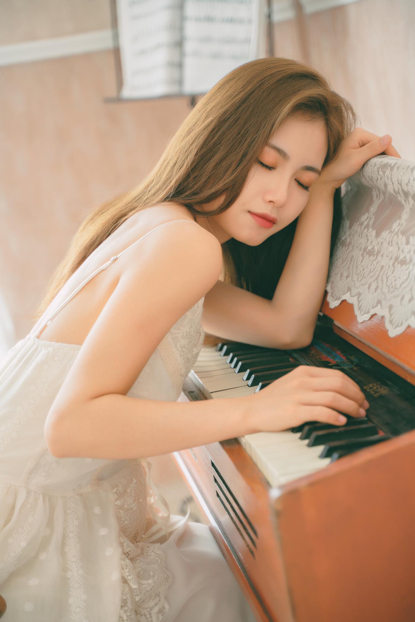 图片[15]-[YITUYU艺图语] 2021.11.08 白裙少女 素素 [25P] – 速更版-美库