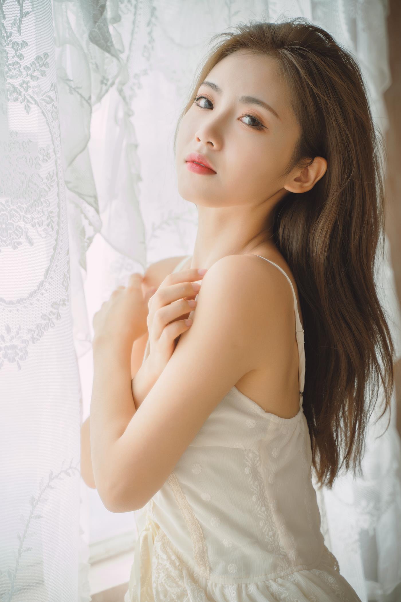 图片[20]-[YITUYU艺图语] 2021.11.08 白裙少女 素素 [25P] – 速更版-美库