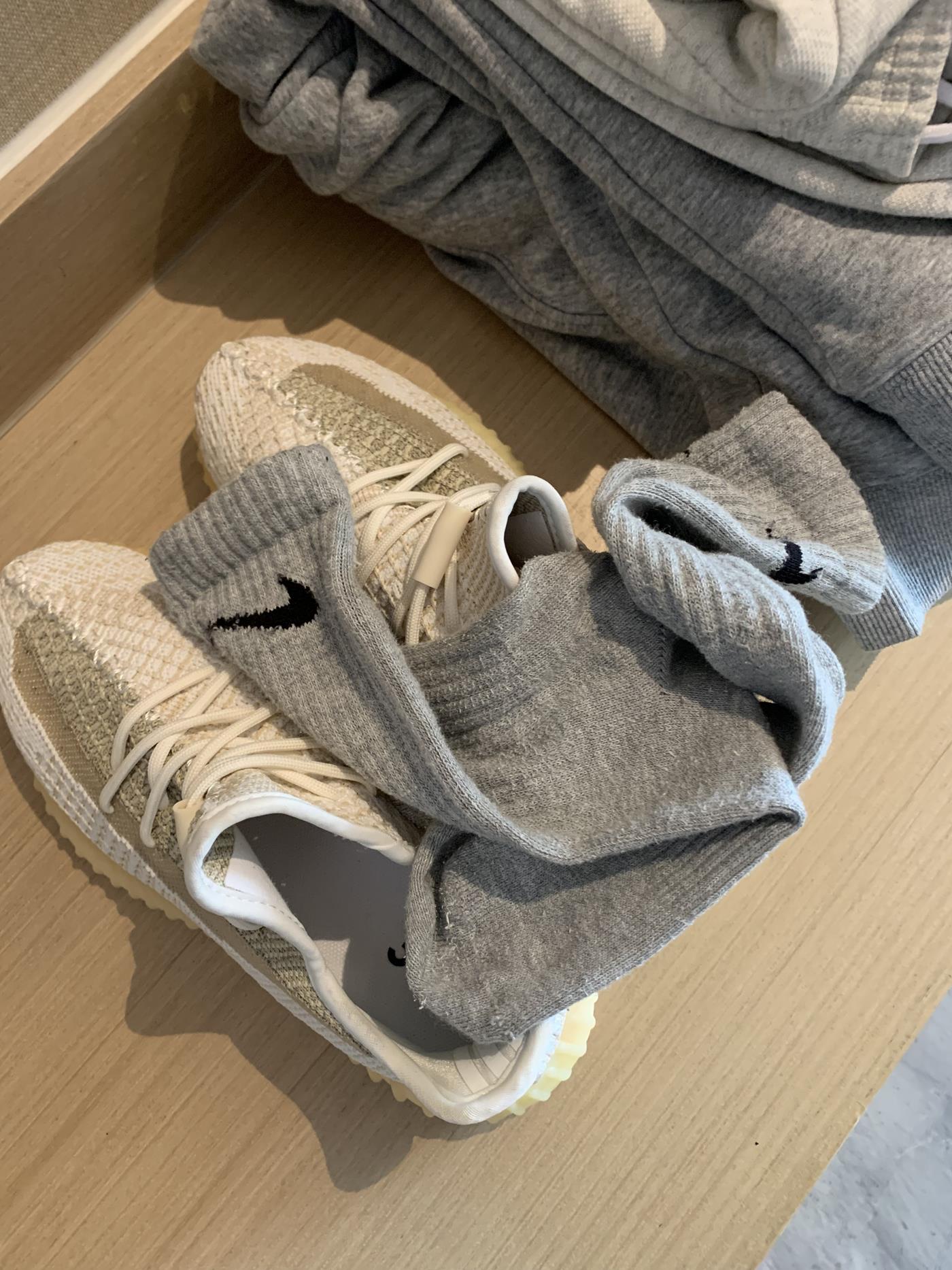 图片[56]-[誉铭传媒]袜足摄影 2022年《4月整合福利》[92P] – 速更版-美库