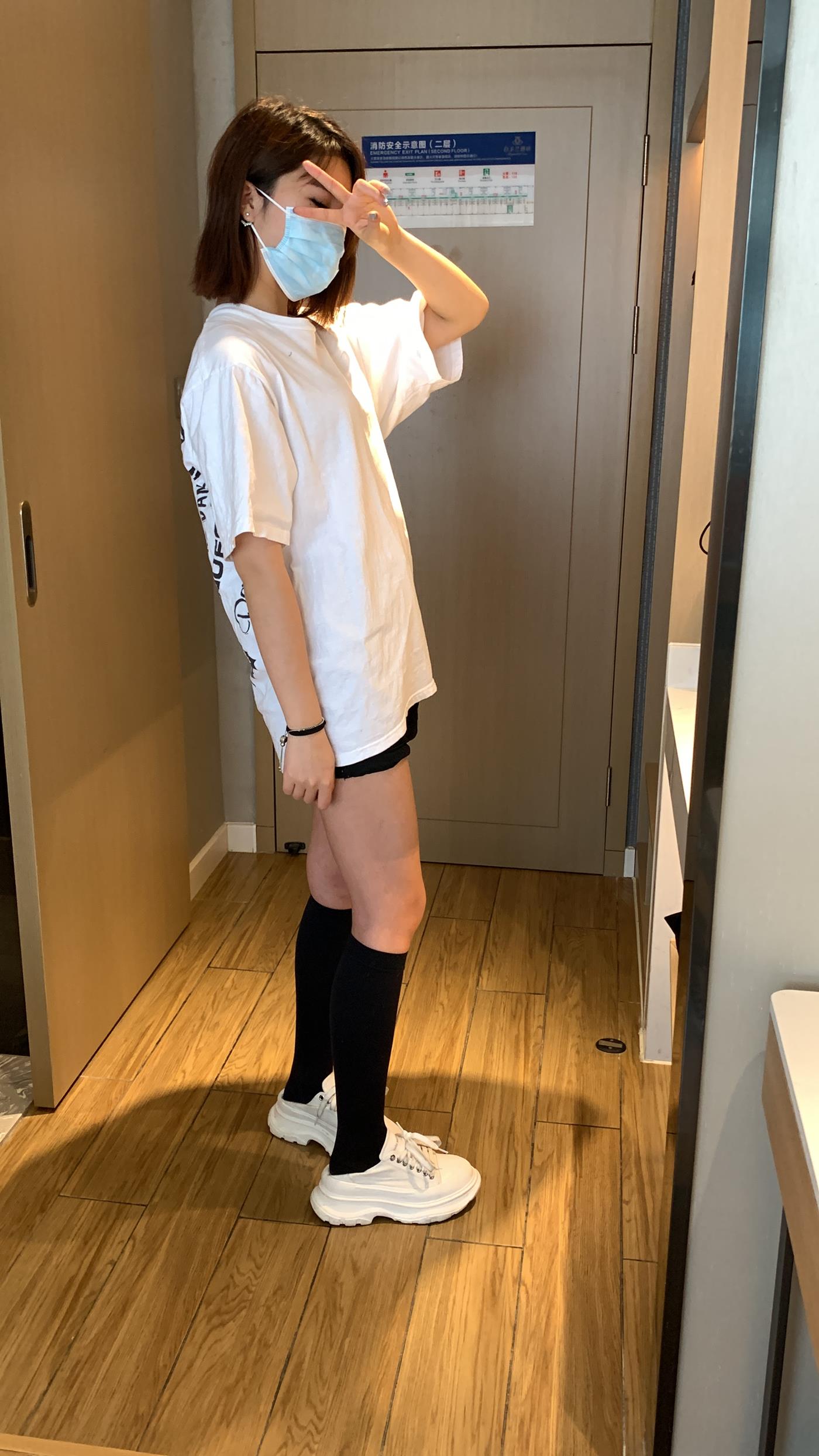 图片[80]-[誉铭传媒]袜足摄影 2022年《4月整合福利》[92P] – 速更版-美库