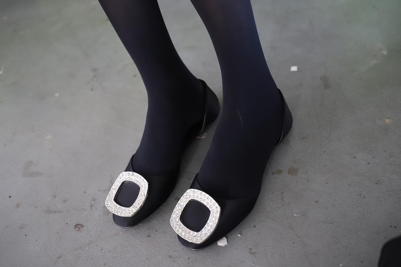 图片[12]-大西瓜爱牙膏-2019 9月活动 模特2（二） 黑丝碎花裙 (4) [85P] – 速更版-美库