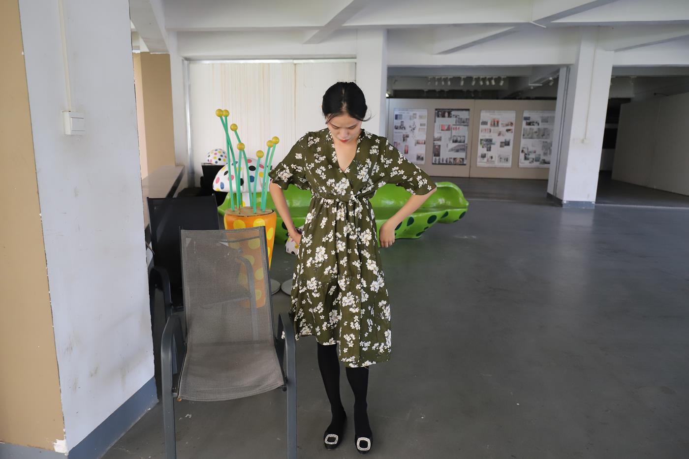 图片[16]-大西瓜爱牙膏-2019 9月活动 模特2（二） 黑丝碎花裙 (4) [85P] – 速更版-美库