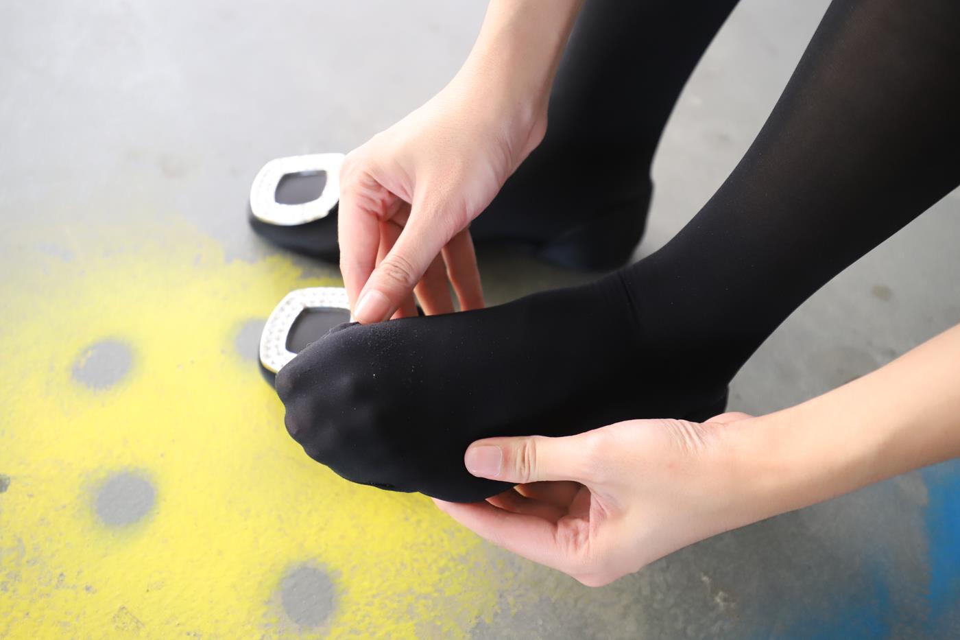 图片[23]-大西瓜爱牙膏-2019 9月活动 模特2（二） 黑丝碎花裙 (4) [85P] – 速更版-美库