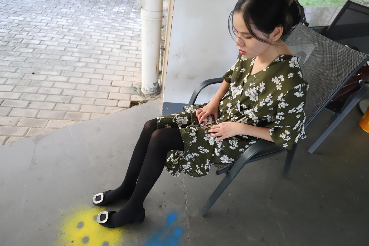 图片[27]-大西瓜爱牙膏-2019 9月活动 模特2（二） 黑丝碎花裙 (4) [85P] – 速更版-美库