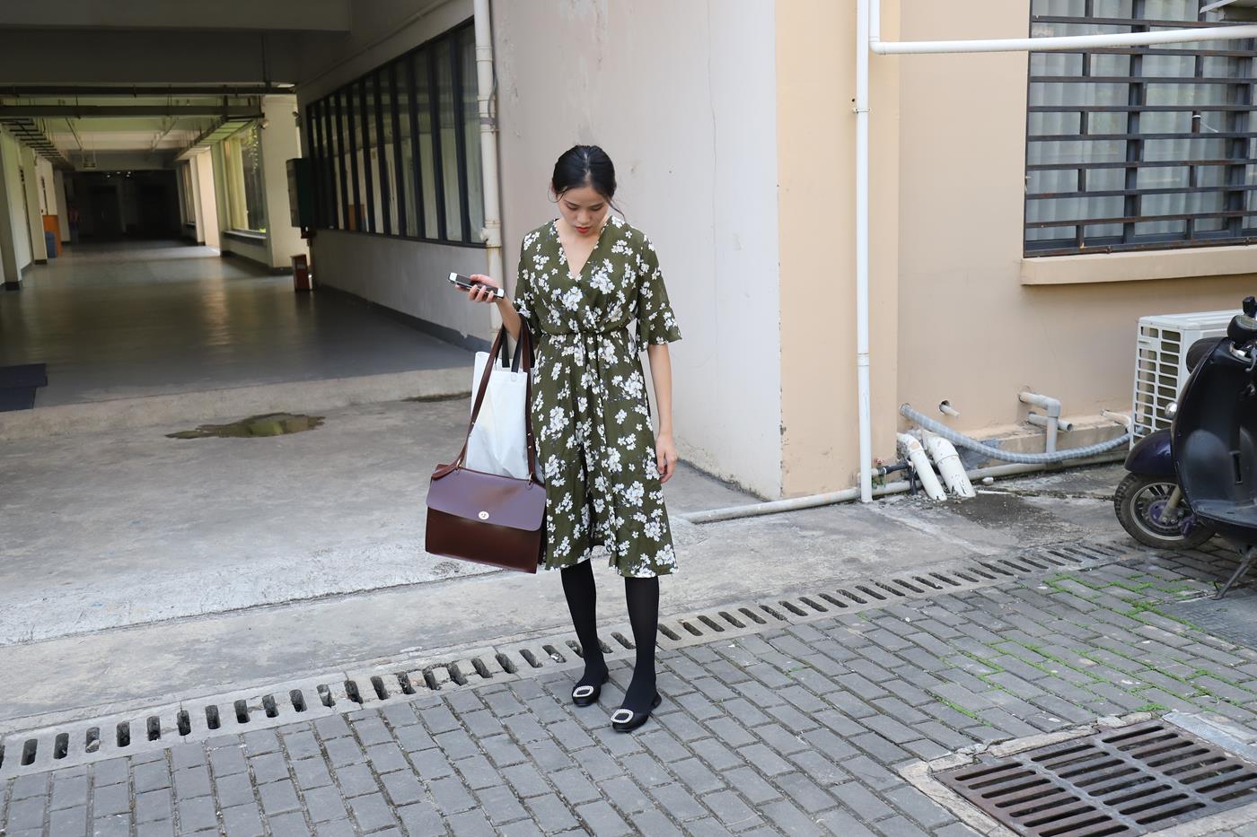 图片[24]-大西瓜爱牙膏-2019 9月活动 模特2（二） 黑丝碎花裙 (5) [85P] – 速更版-美库