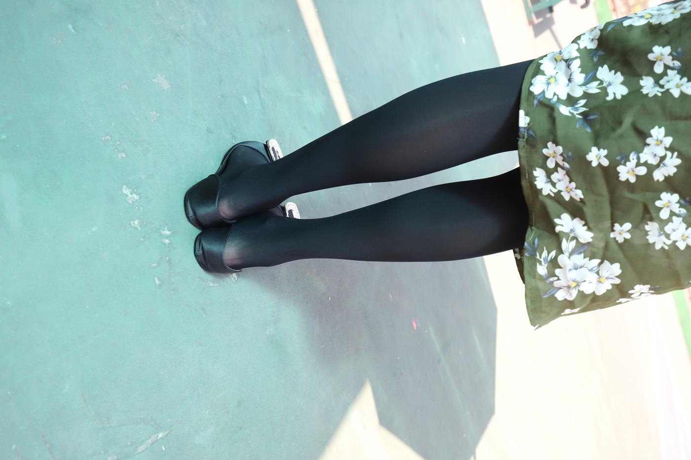 图片[51]-大西瓜爱牙膏-2019 9月活动 模特2（二） 黑丝碎花裙 (4) [85P] – 速更版-美库