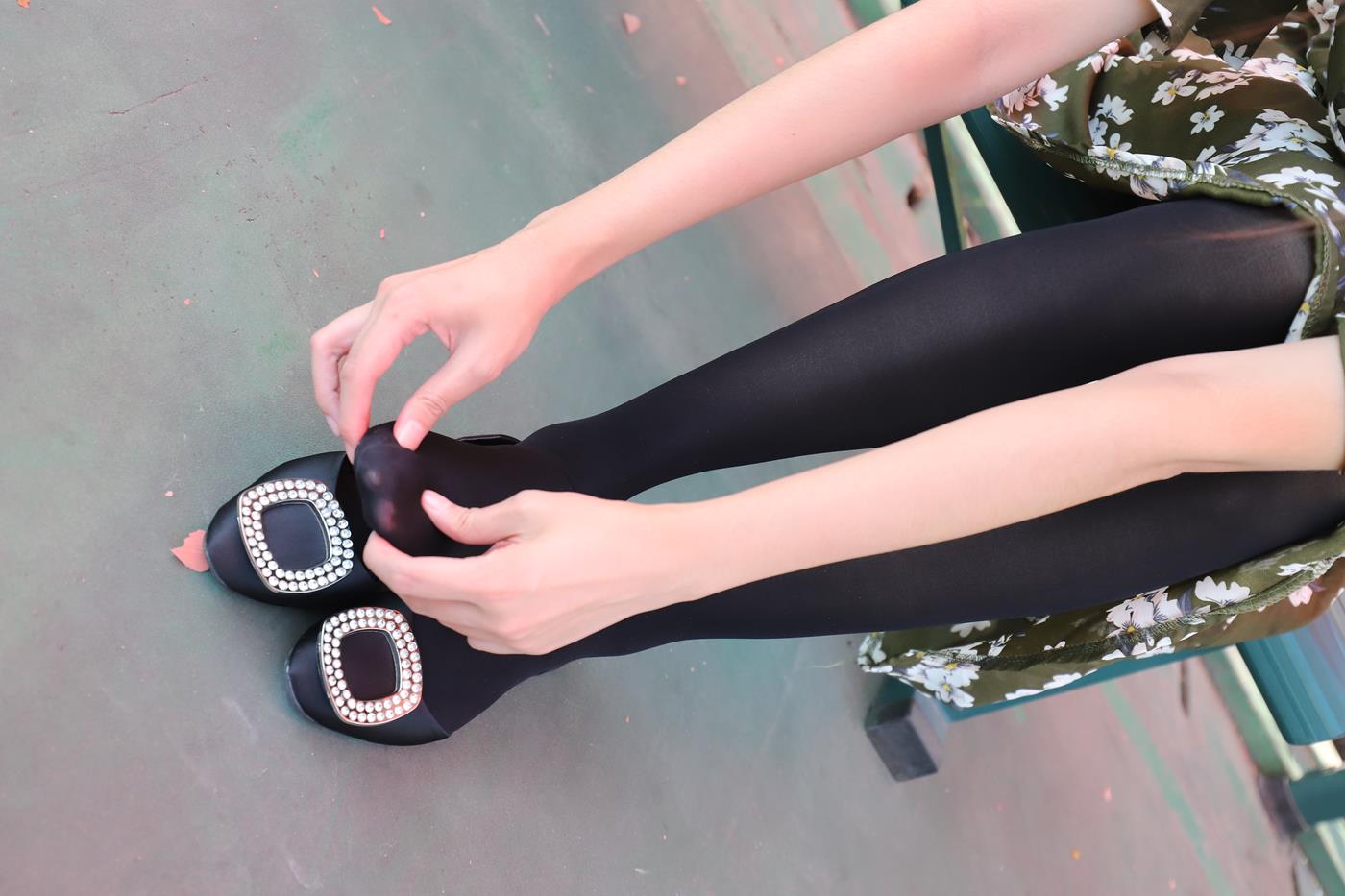 图片[29]-大西瓜爱牙膏-2019 9月活动 模特2（二） 黑丝碎花裙 (6) [60P] – 速更版-美库