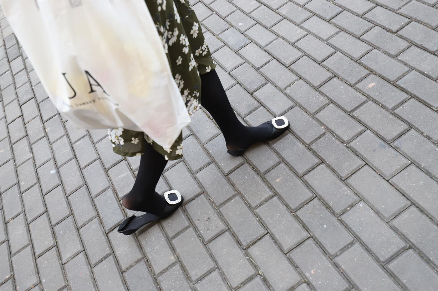 图片[41]-大西瓜爱牙膏-2019 9月活动 模特2（二） 黑丝碎花裙 (5) [85P] – 速更版-美库