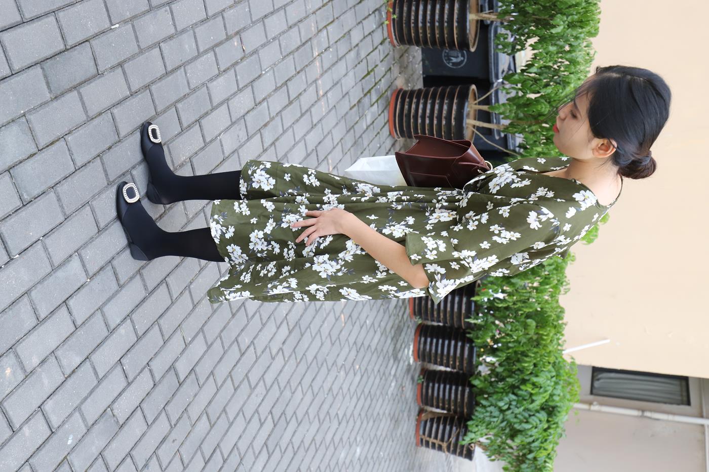 图片[44]-大西瓜爱牙膏-2019 9月活动 模特2（二） 黑丝碎花裙 (5) [85P] – 速更版-美库