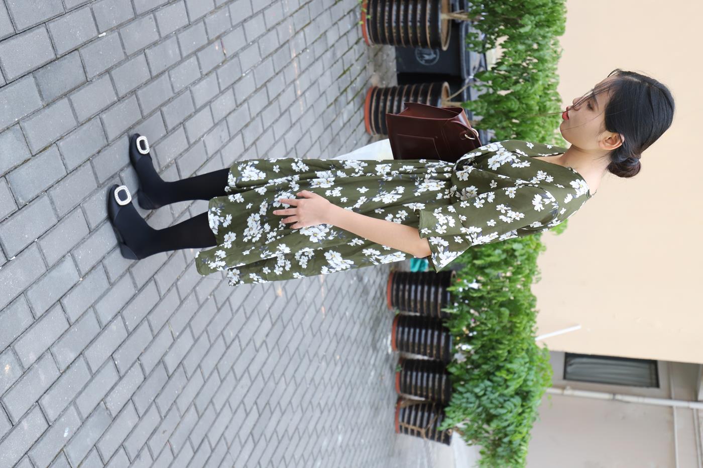 图片[45]-大西瓜爱牙膏-2019 9月活动 模特2（二） 黑丝碎花裙 (5) [85P] – 速更版-美库