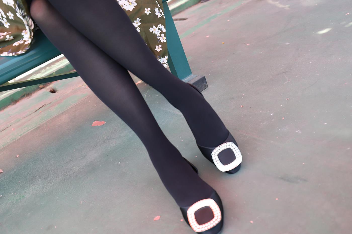 图片[50]-大西瓜爱牙膏-2019 9月活动 模特2（二） 黑丝碎花裙 (5) [85P] – 速更版-美库