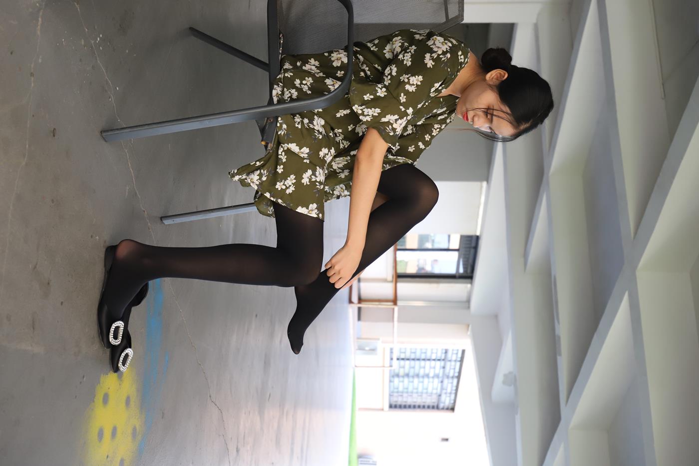 图片[75]-大西瓜爱牙膏-2019 9月活动 模特2（二） 黑丝碎花裙 (5) [85P] – 速更版-美库