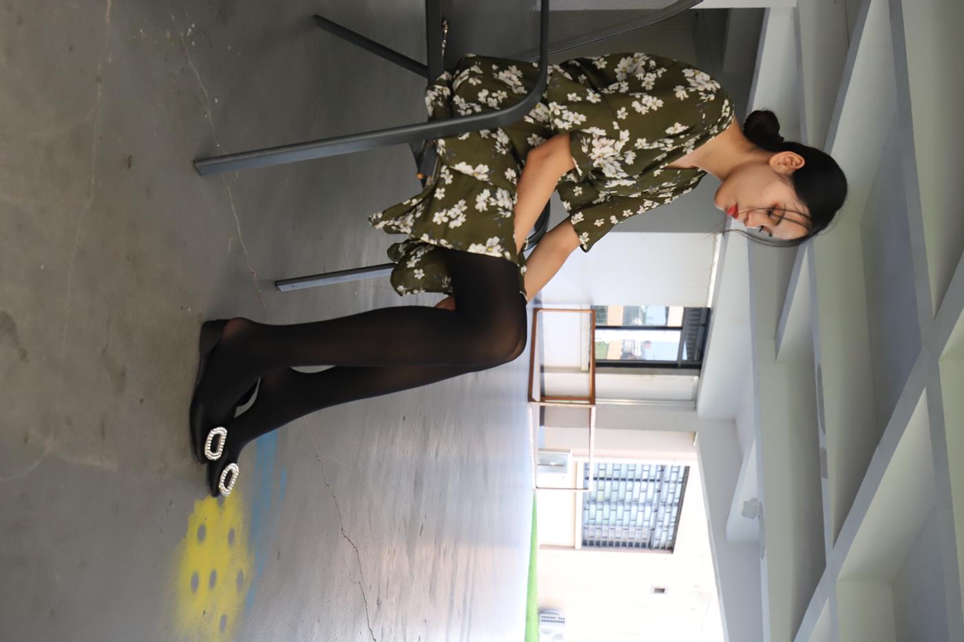 图片[76]-大西瓜爱牙膏-2019 9月活动 模特2（二） 黑丝碎花裙 (5) [85P] – 速更版-美库