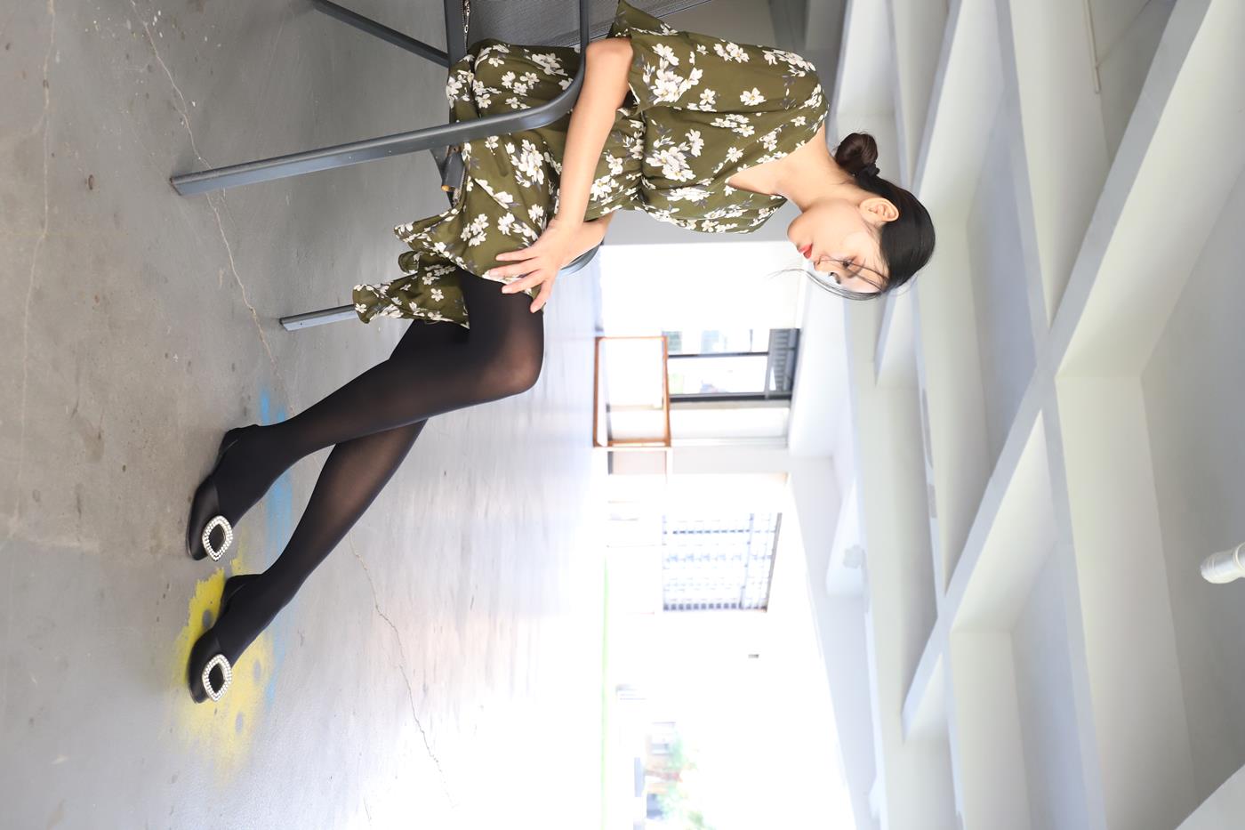 图片[81]-大西瓜爱牙膏-2019 9月活动 模特2（二） 黑丝碎花裙 (5) [85P] – 速更版-美库