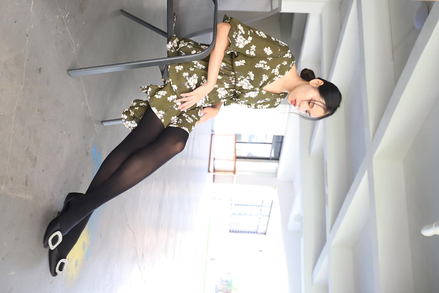 图片[84]-大西瓜爱牙膏-2019 9月活动 模特2（二） 黑丝碎花裙 (5) [85P] – 速更版-美库