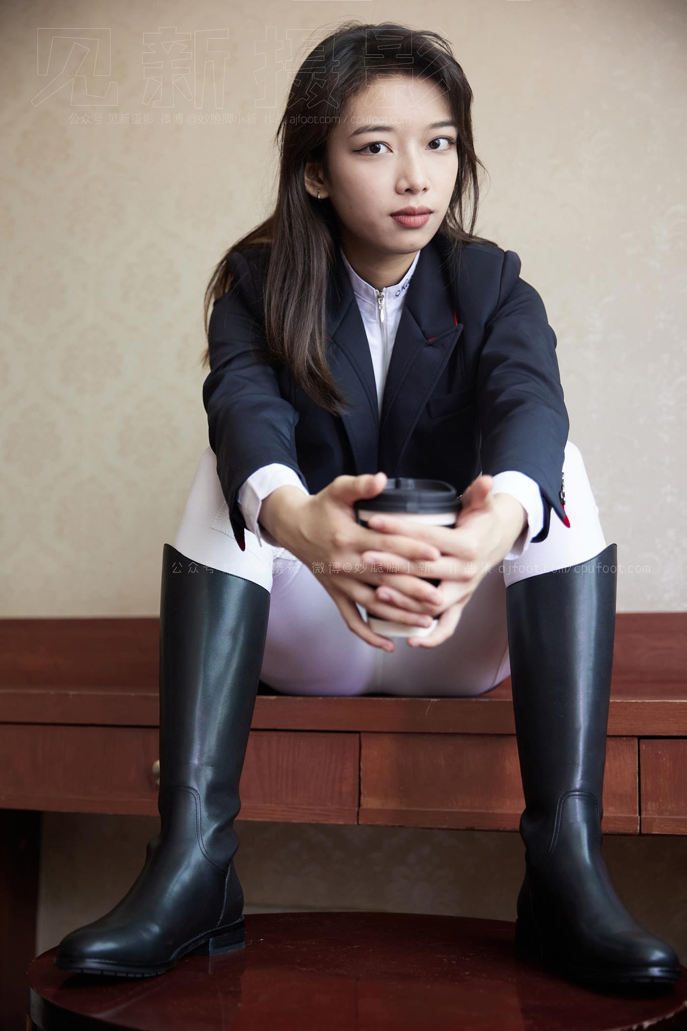 图片[54]-[见新摄影]NO.021 巅峰 英姿飒爽 帅气少女风 ｜ 又酷又美的骑[323P] – 速更版-美库